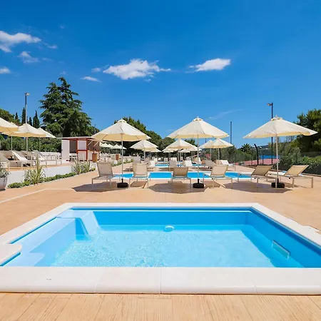 Apartment Medena In Seget Donji With Pools