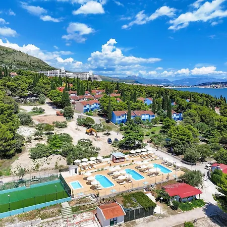 Apartment Medena In Seget Donji With Pools